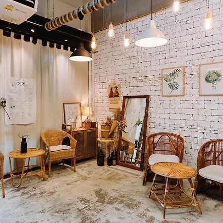 Pine Cafe'&Bed Hotel Phra Nakhon Si Ayutthaya Luaran gambar