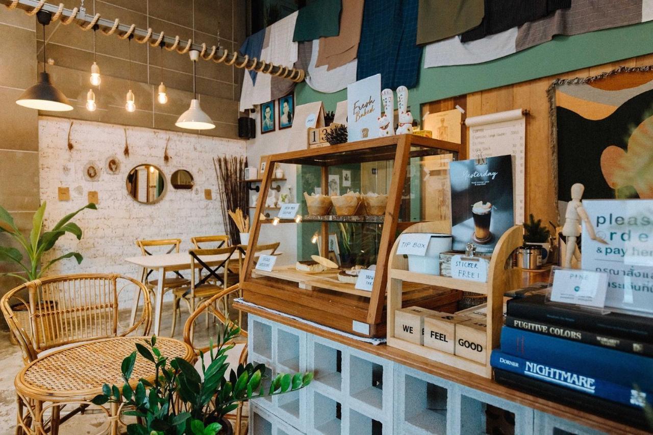 Pine Cafe'&Bed Hotel Phra Nakhon Si Ayutthaya Luaran gambar
