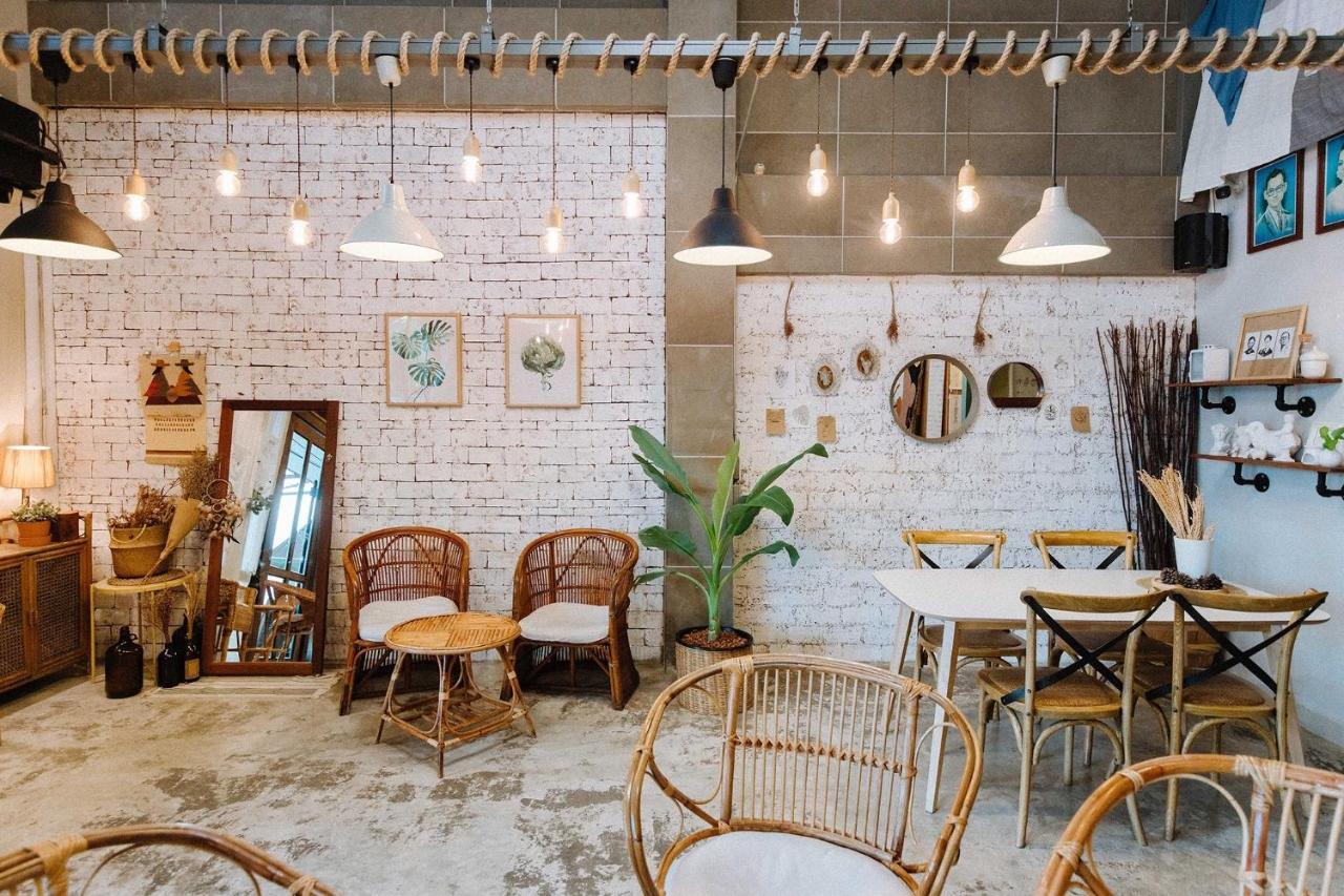 Pine Cafe'&Bed Hotel Phra Nakhon Si Ayutthaya Luaran gambar