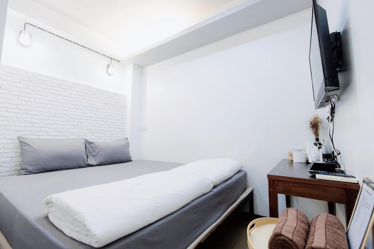 Pine Cafe'&Bed Hotel Phra Nakhon Si Ayutthaya Luaran gambar
