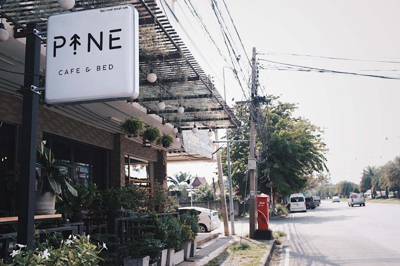 Pine Cafe'&Bed Hotel Phra Nakhon Si Ayutthaya Luaran gambar
